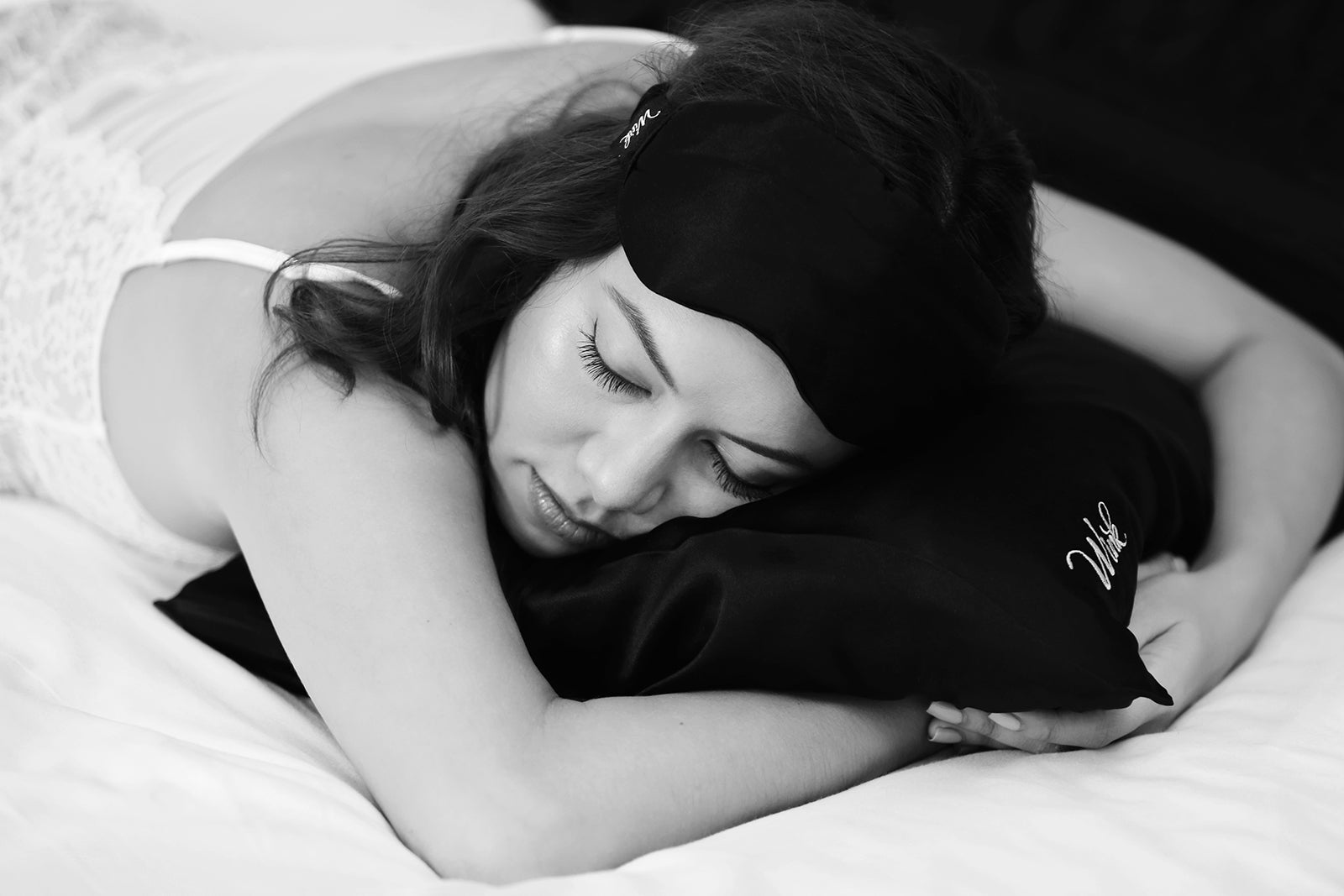 100% Mulberry Silk Sleep Accessories | Silk Pillowcase | Silk Sleep Mask | King Size to Toddler Size Silk Pillowcases | Shipping Worldwide